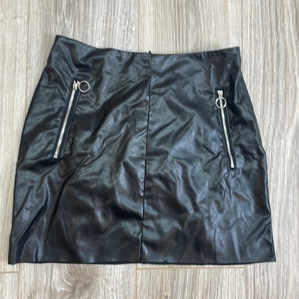 faux black leather mini skirt size small new